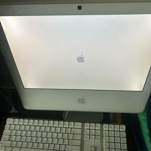 Apple iMac with White Keyboard